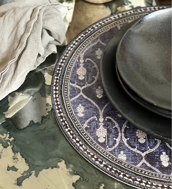 Royal Indigo Classic Round Vinyl placemat