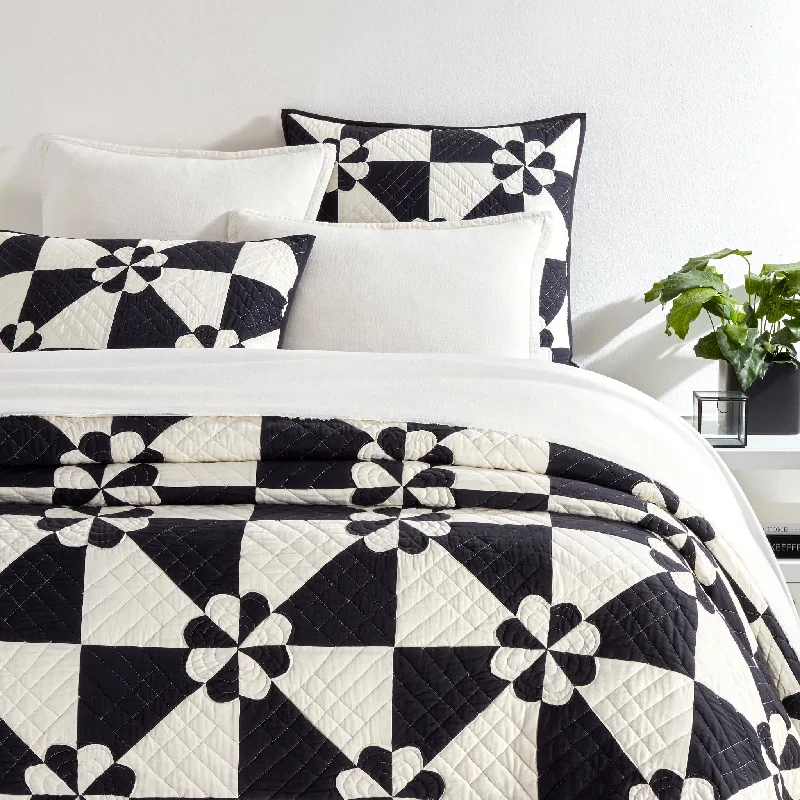 Sunny Side Black Quilt