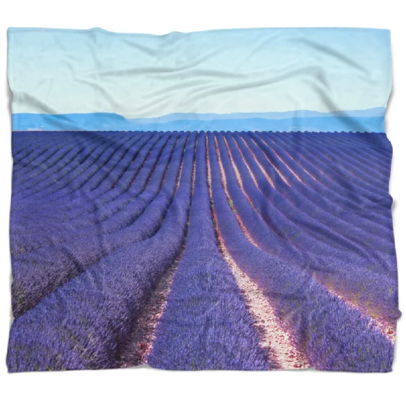 Designart 'Endless Rows of Lavender Flowers' Floral Throw Blanket