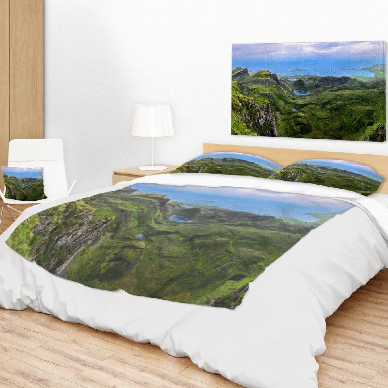 Designart 'Quiraing Skye Highland Scotland' Landscape Photography Throw Blanket