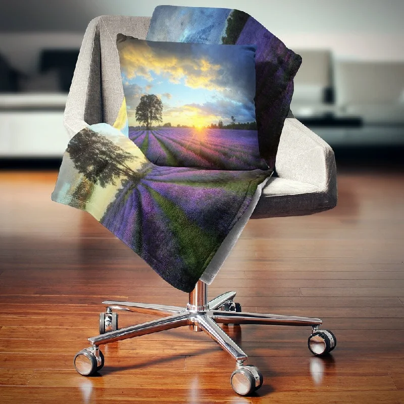 Designart 'Stunning Sunset over Lavender Fields' Flower Throw Blanket