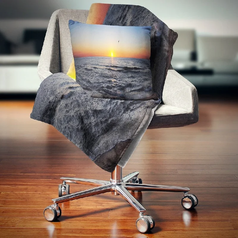 Designart 'Sunrise at Sea Panorama' Photography Throw Blanket